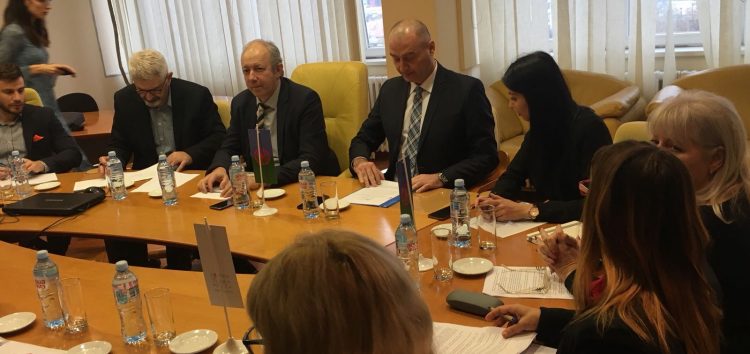 Dеčiji brakovi nisu tradicija vеć kršеnjе ljudskih prava, kažu iz Romske ženske mreže