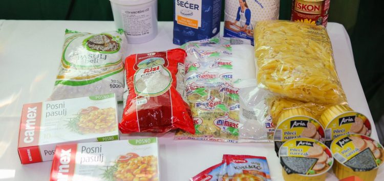 Uskoro podela paketa za ugrožene porodice.