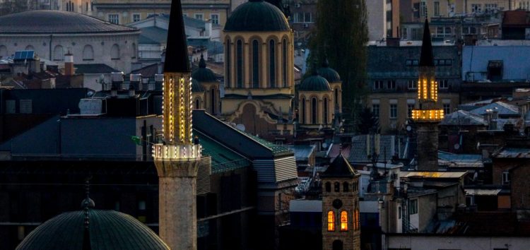 Večeras sa zalaskom sunca za sve muslimane počinje sveti mesec posta – Ramazan