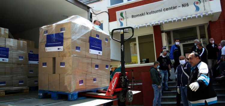 Podeljeno 1000 paketa humanitarne pomoći u Nišu, Vranju, Lebanu, Subotici i Valjevu.