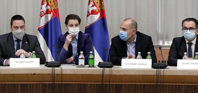 Krizni štab saopštio oštrije mere, akcenat na velikim ski centrima